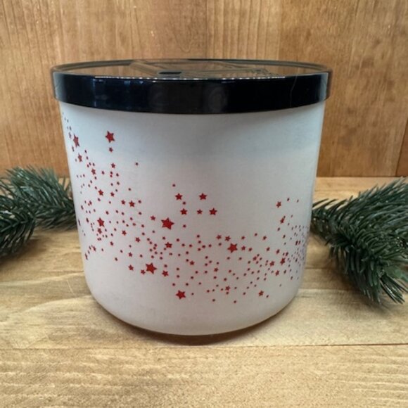 White Barn The Perfect Christmas 3 Wick Candle - Picture 2 of 6